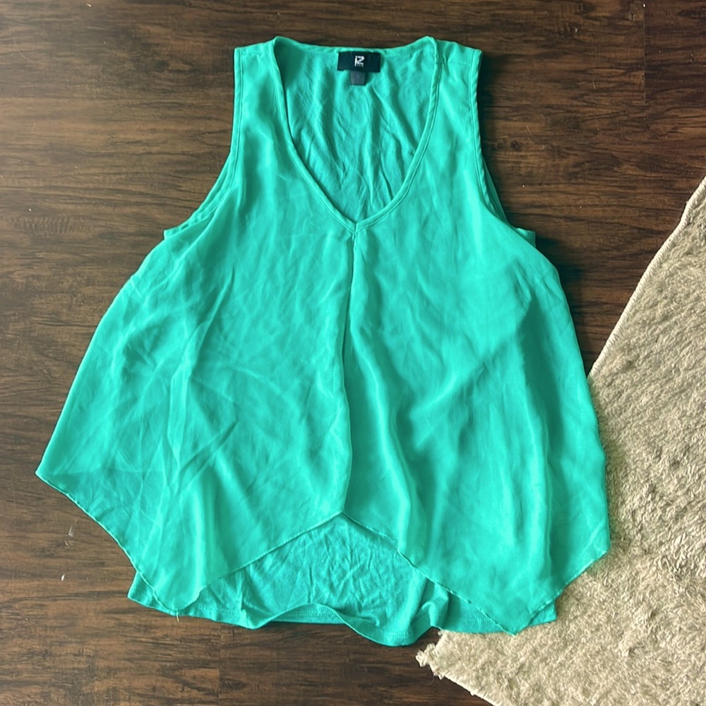 🌻3/$20 iZ Byer Teal Top